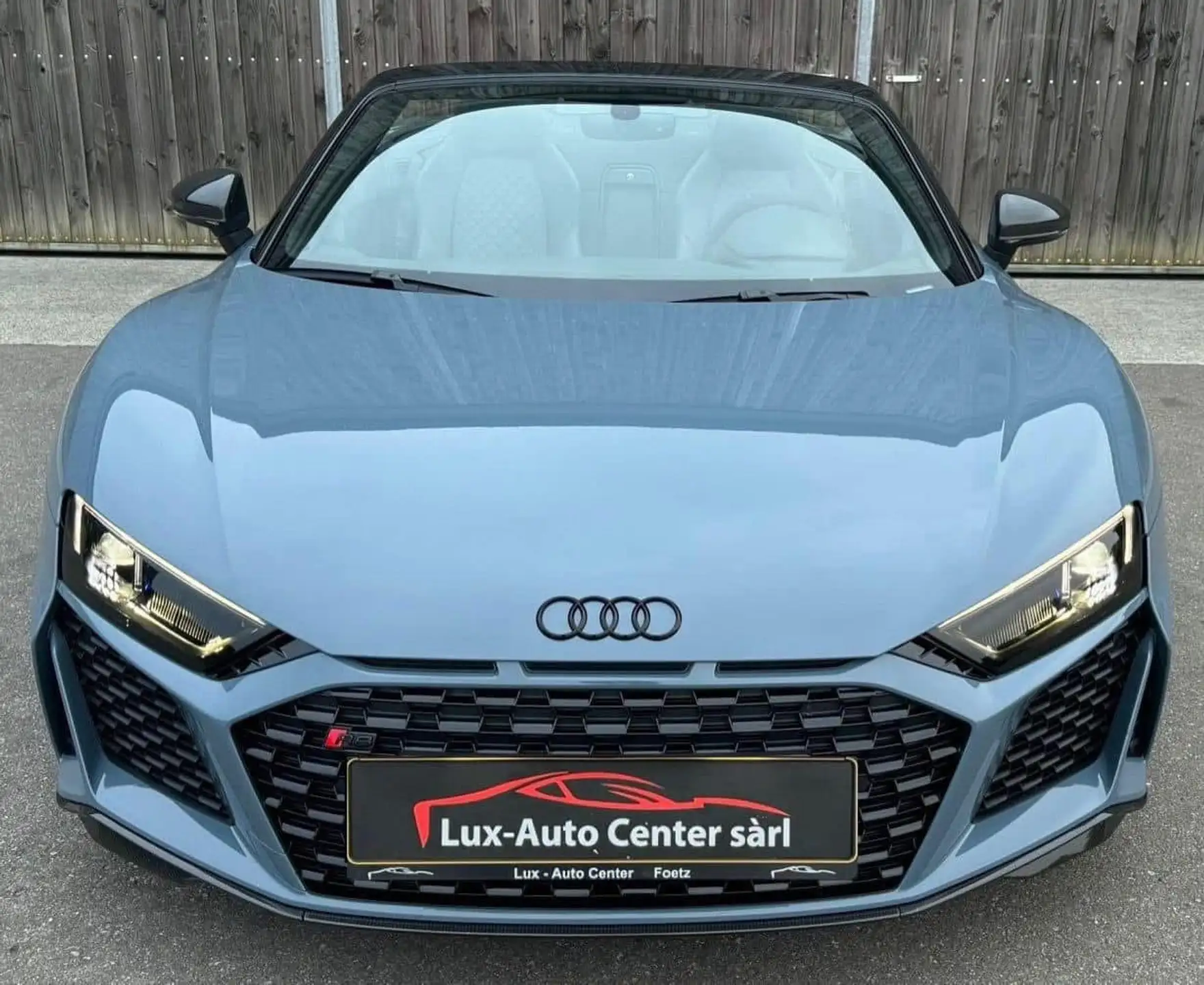 아우디 R8 V10 5.2 FSI 2021 실버 사진 3