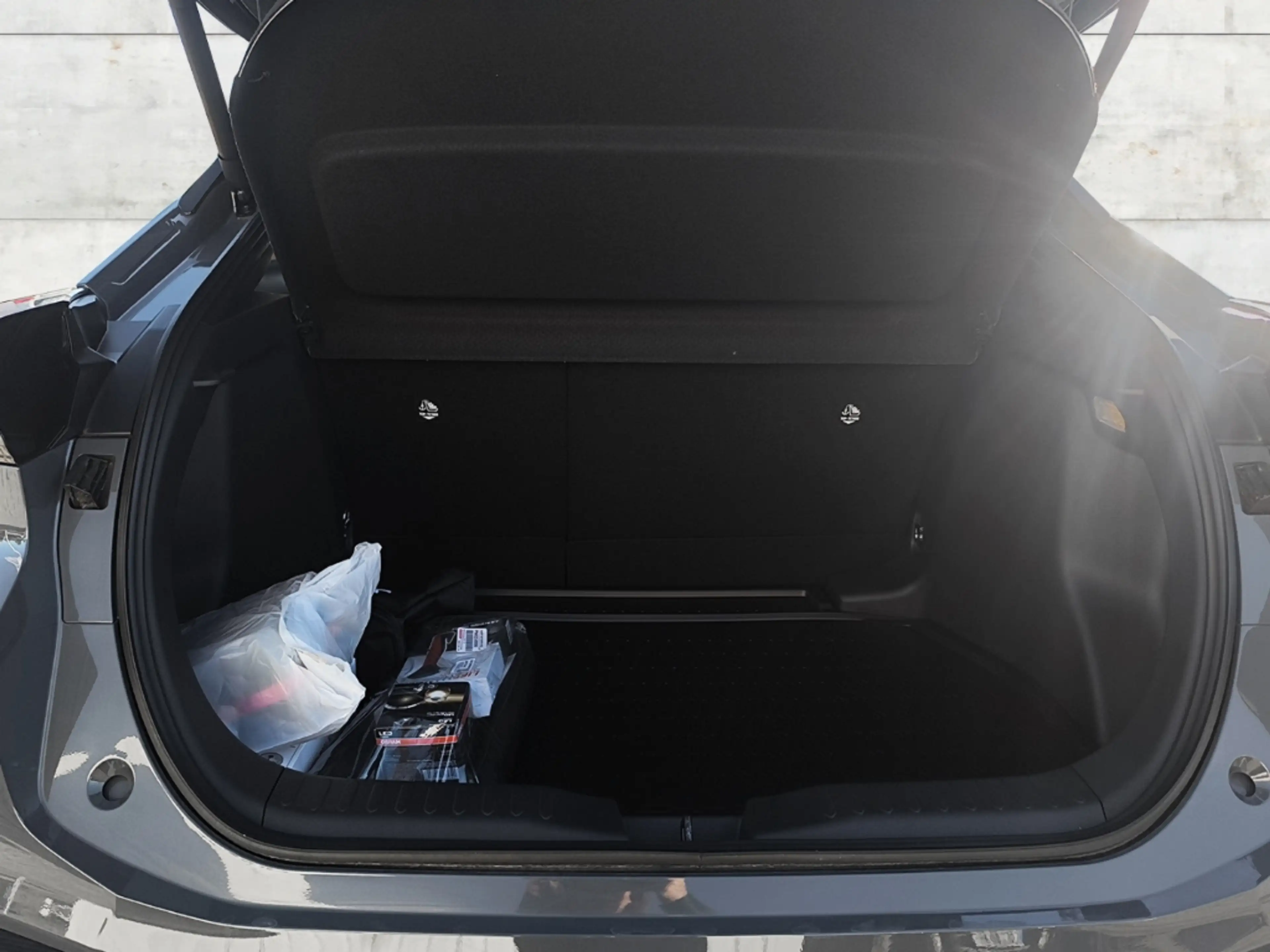 Toyota C-HR Hybrid FWD Team Deutschland Navi LED ACC El. Heckk — photo 8
