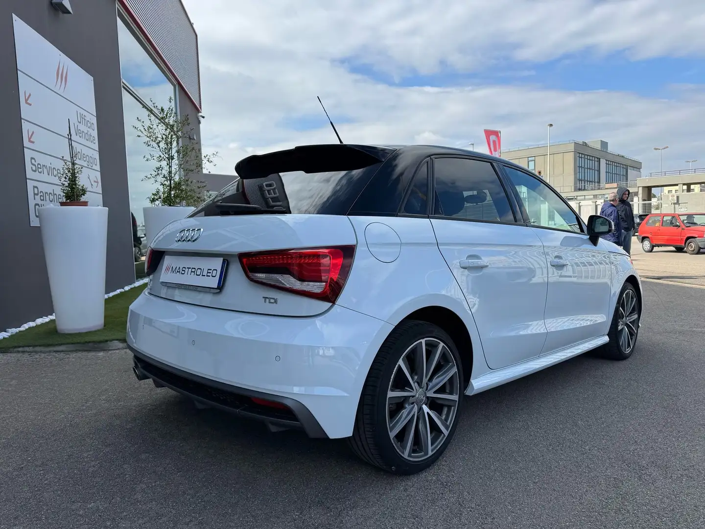 Audi A1 A1 Sportback 1.4 tdi Admired ,Chilometri Certifica Bianco - 2