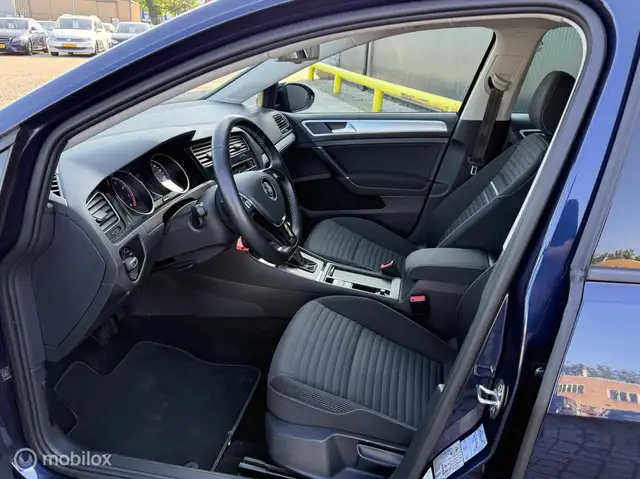 Volkswagen Golf view 10