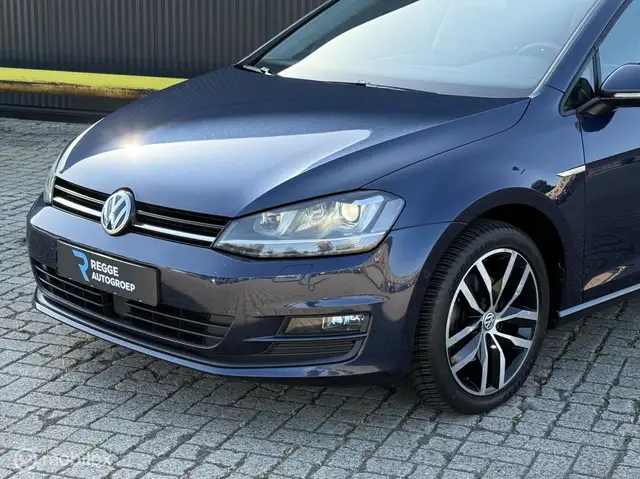 Volkswagen Golf view 6