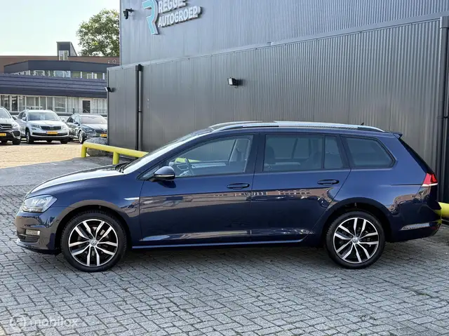 Volkswagen Golf view 7