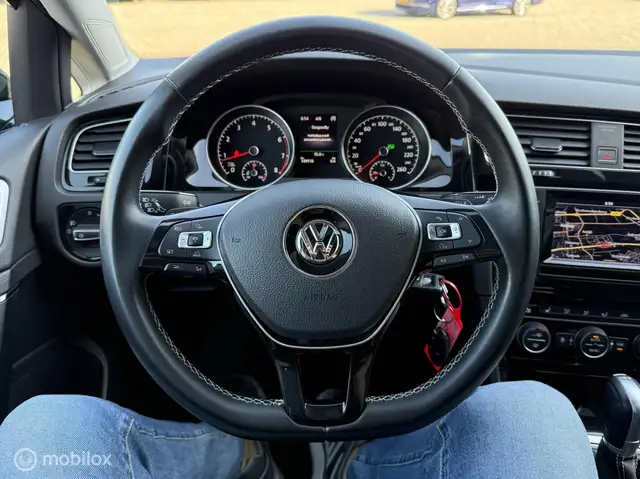Volkswagen Golf view 12