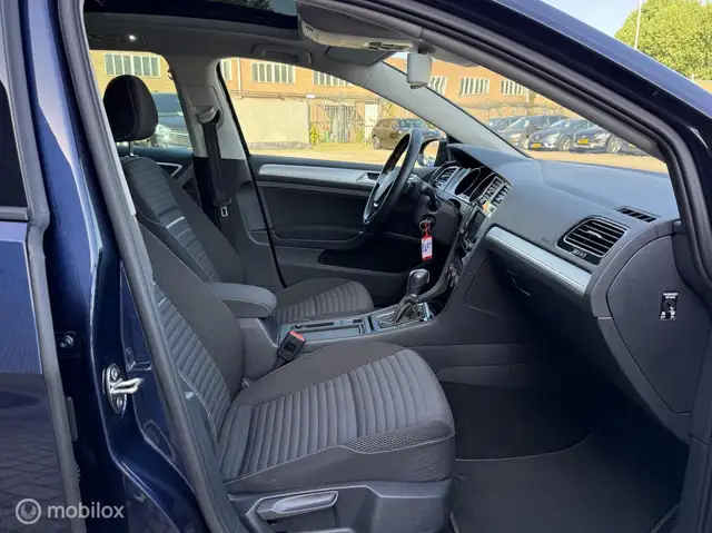 Volkswagen Golf view 14