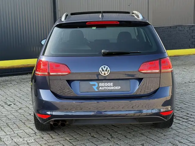 Volkswagen Golf view 8