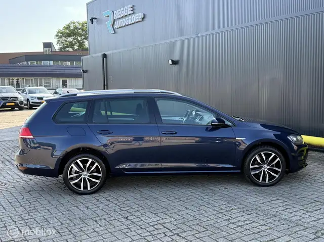 Volkswagen Golf view 9
