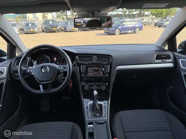Volkswagen Golf view 2