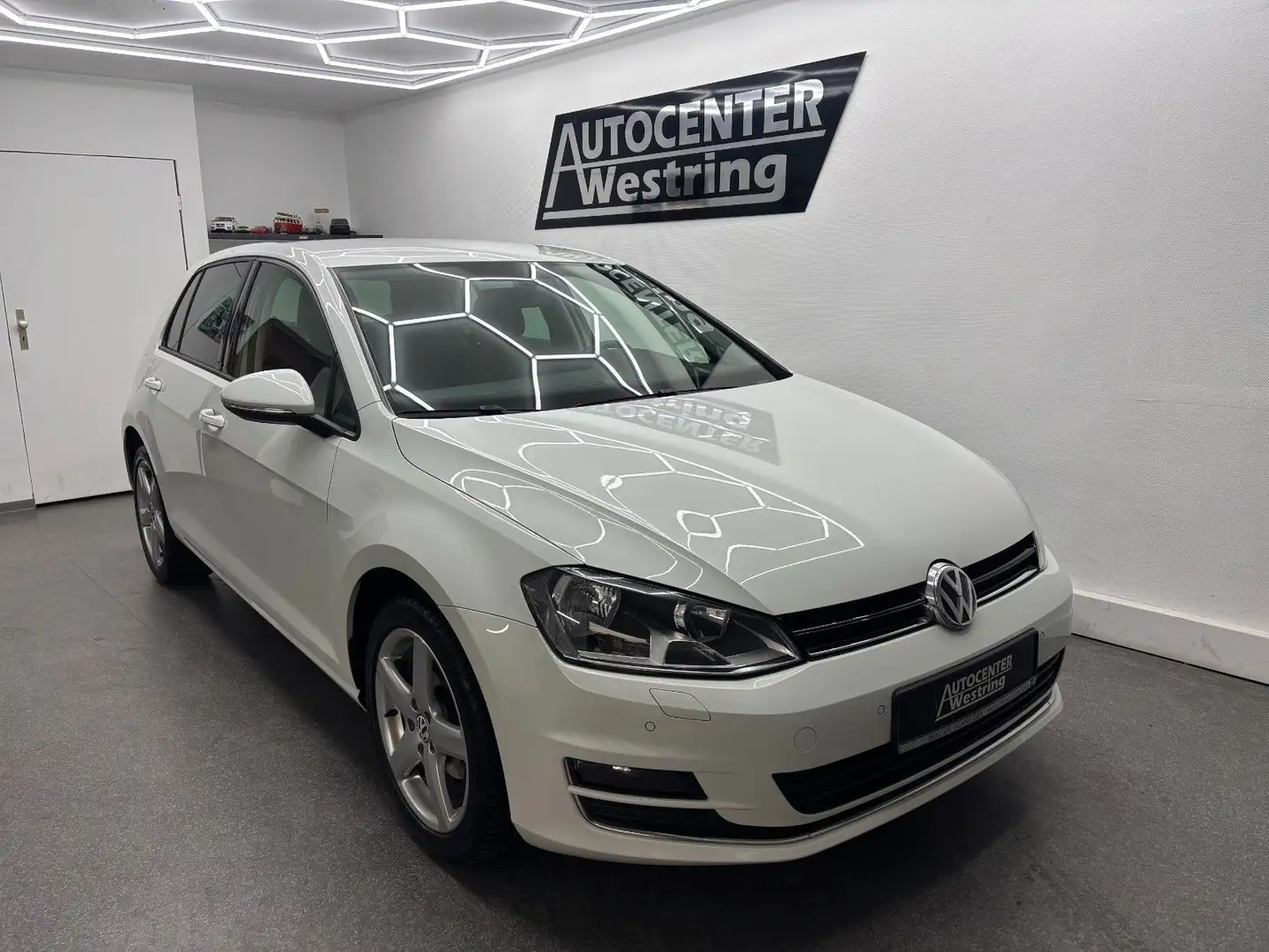 Volkswagen Golf VII 1.2TSI Lim. Allstar BMT*Navi*SHZ Weiß - 1