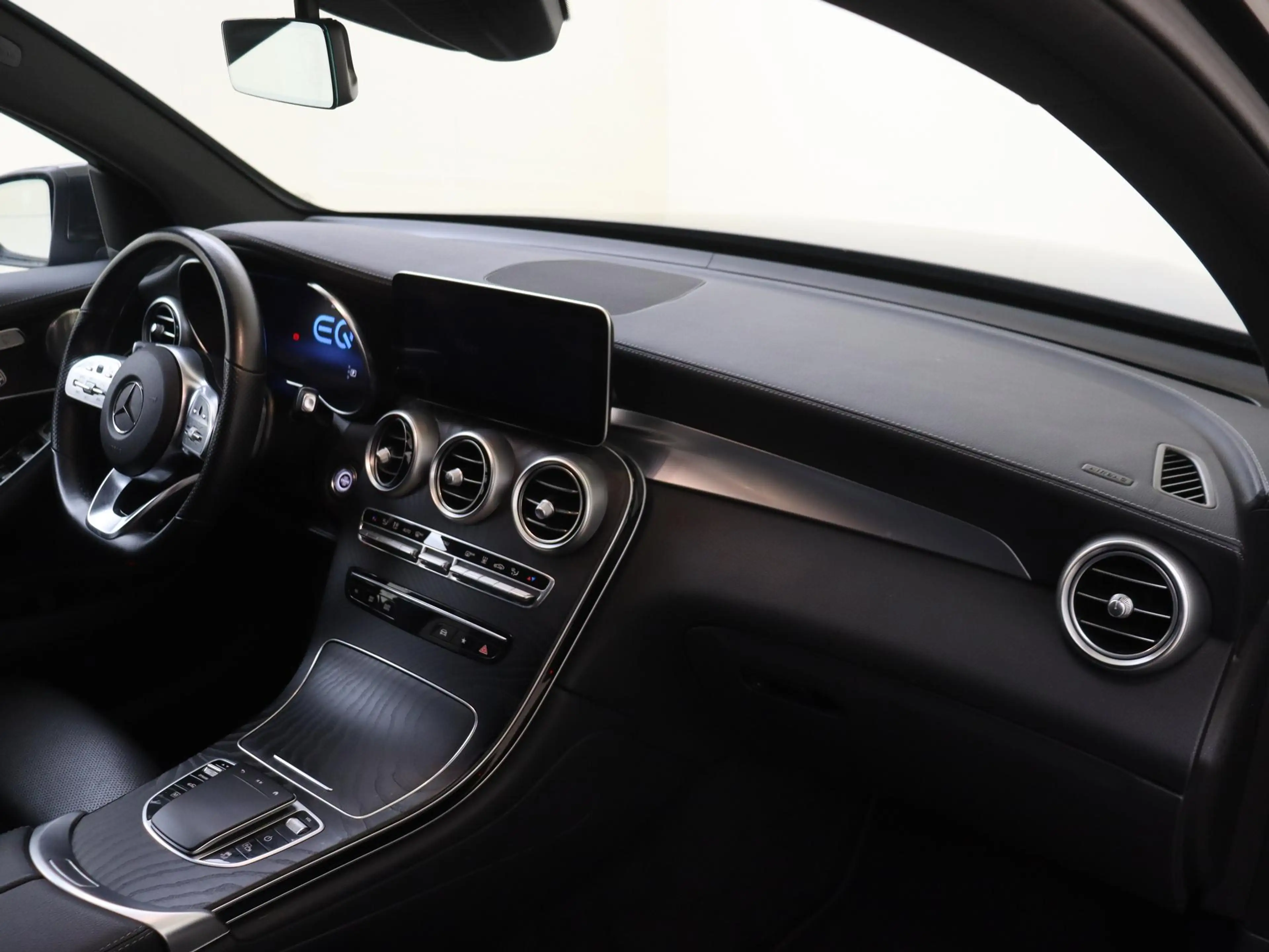 Mercedes-Benz GLC 300 Coupé 300e 4MATIC Premium Plus / AMG/ 20 inch/ Sto — photo 5