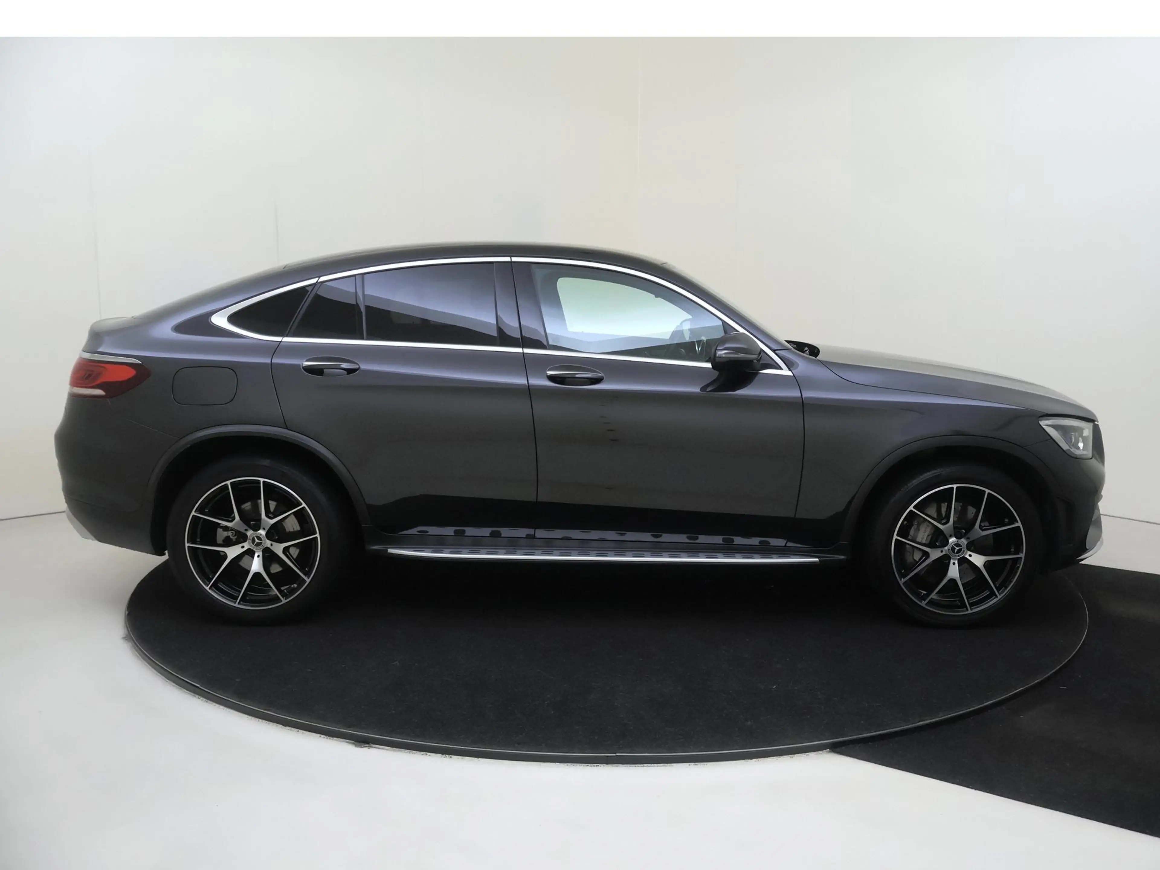 Mercedes-Benz GLC 300 Coupé 300e 4MATIC Premium Plus / AMG/ 20 inch/ Sto — photo 9
