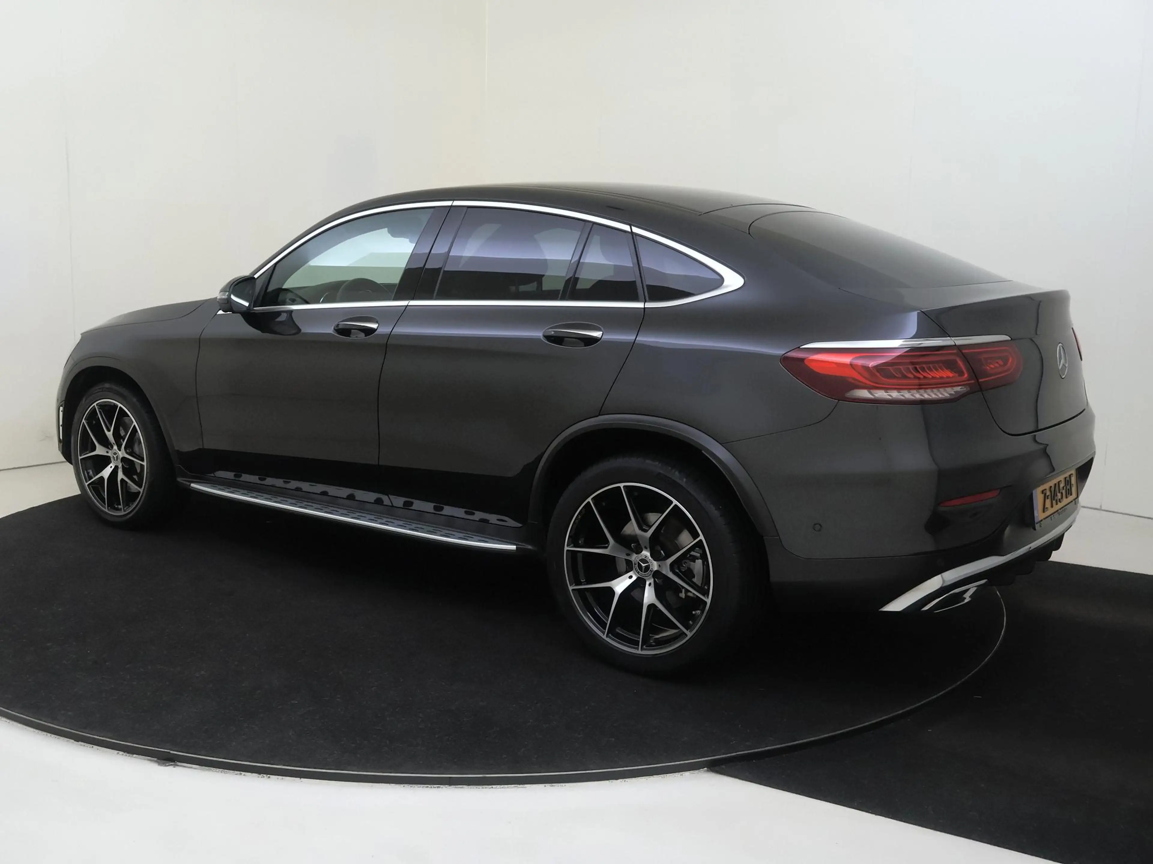 Mercedes-Benz GLC 300 Coupé 300e 4MATIC Premium Plus / AMG/ 20 inch/ Sto — photo 3