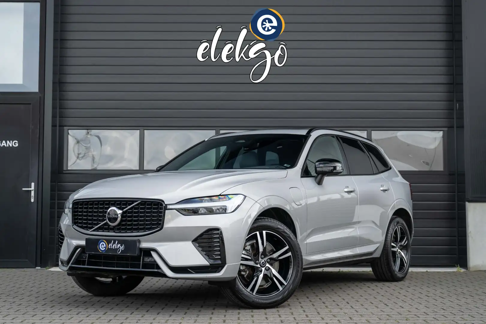 Volvo XC60 2.0 T6 Plug-in hybrid AWD R-Design 350 PK|Pano|ACC Grijs - 1