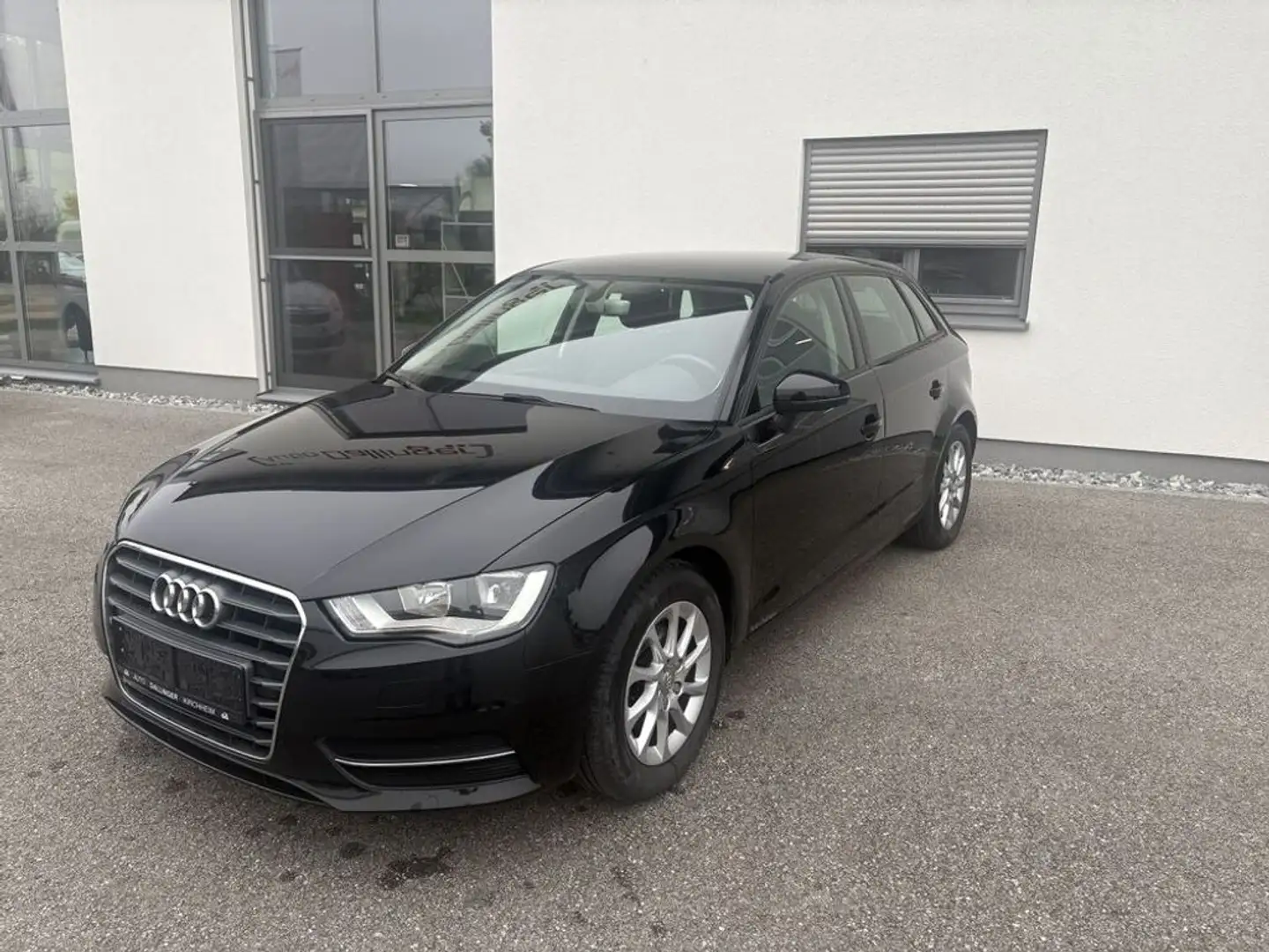 Audi A3 SB 1,2 TFSI Intro Schwarz - 1