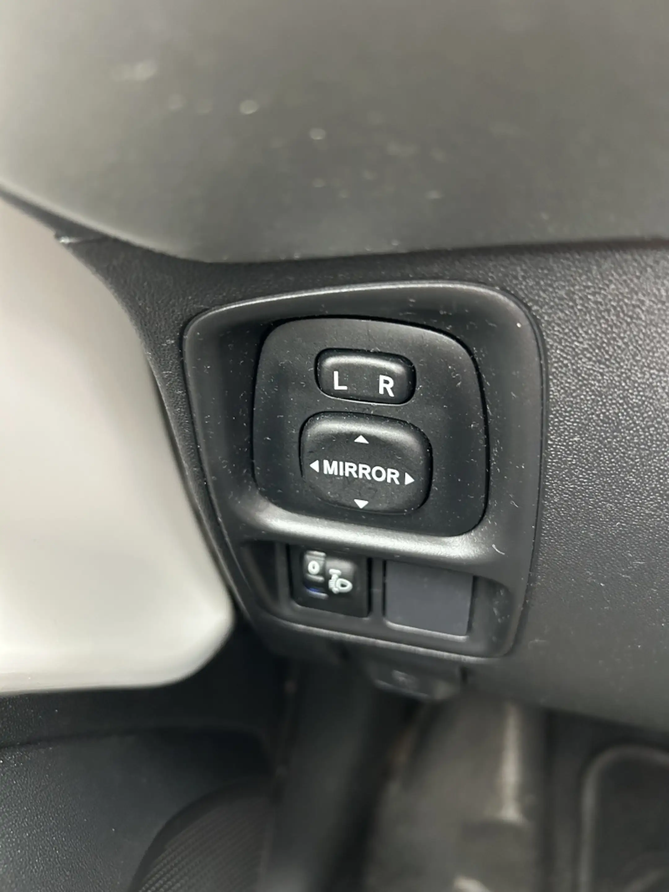 Citroen C1 1.0 VTi 68PK ETG 5D Airscape AIRSCAPE SHINE — photo 22
