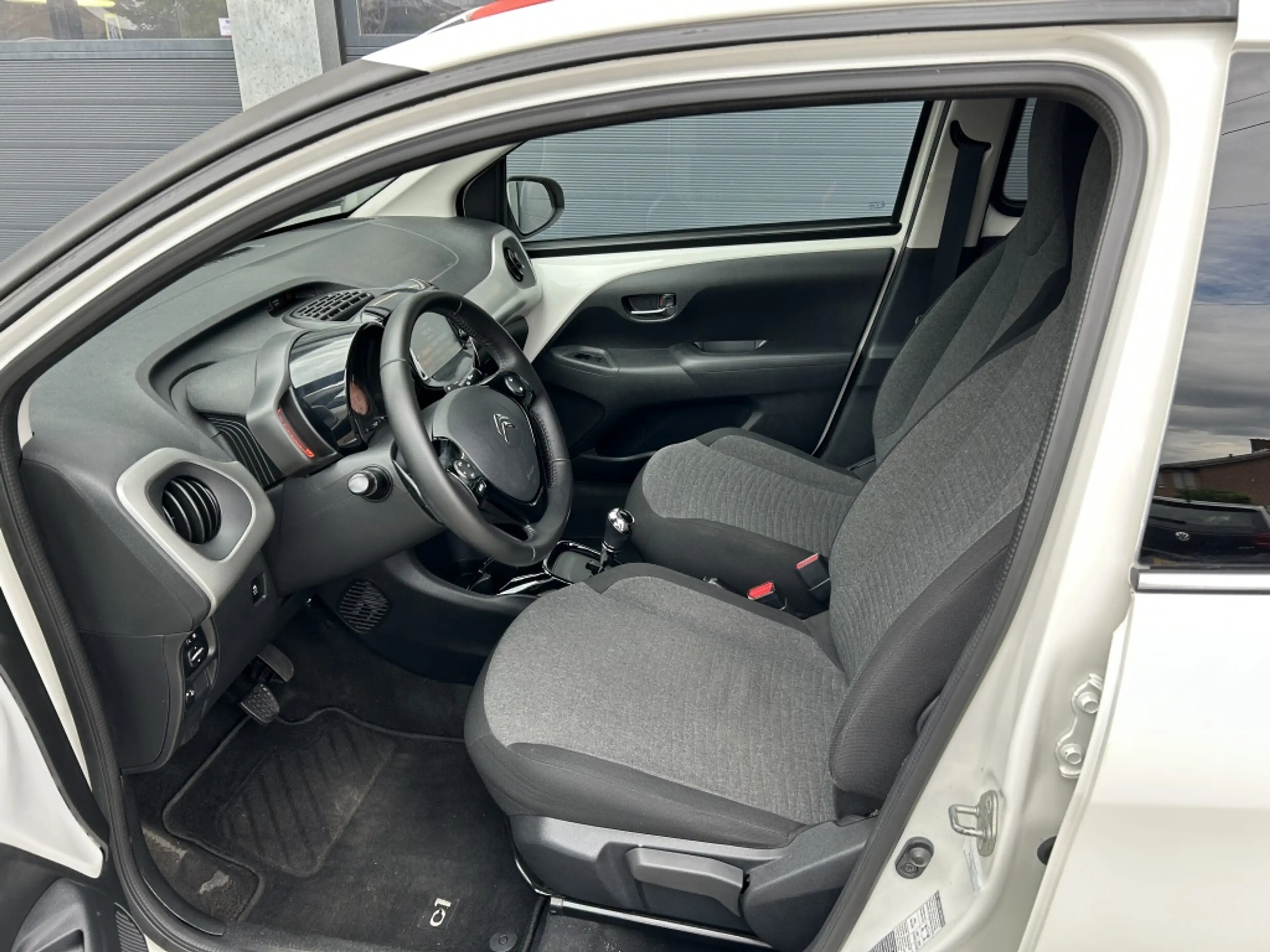 Citroen C1 1.0 VTi 68PK ETG 5D Airscape AIRSCAPE SHINE — photo 6