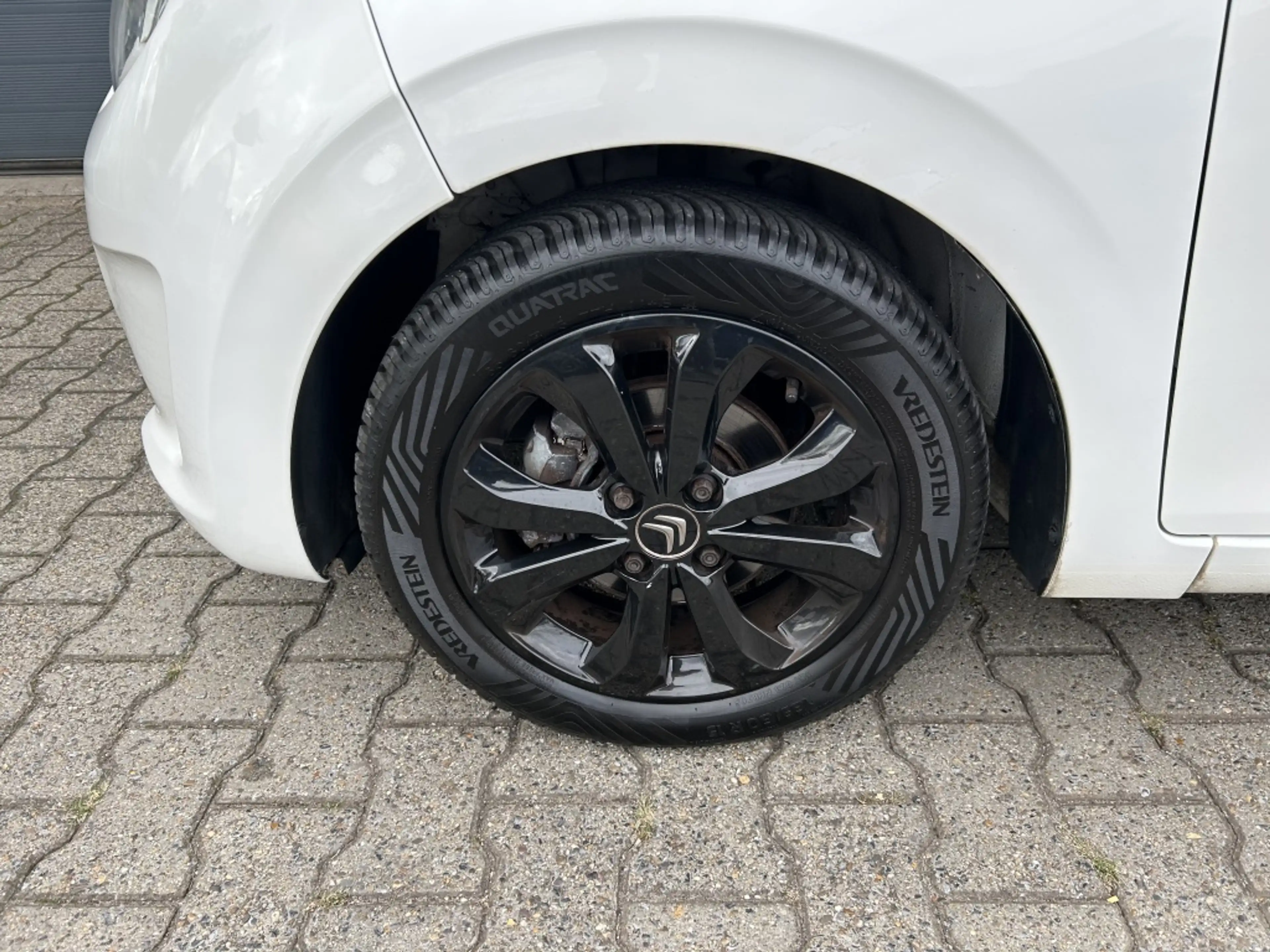 Citroen C1 1.0 VTi 68PK ETG 5D Airscape AIRSCAPE SHINE — photo 4