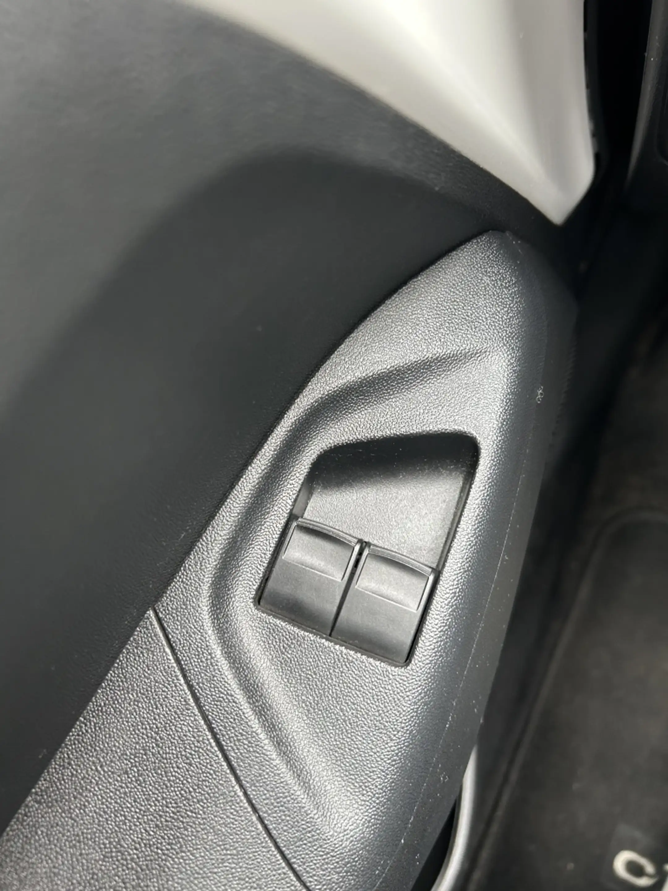 Citroen C1 1.0 VTi 68PK ETG 5D Airscape AIRSCAPE SHINE — photo 21