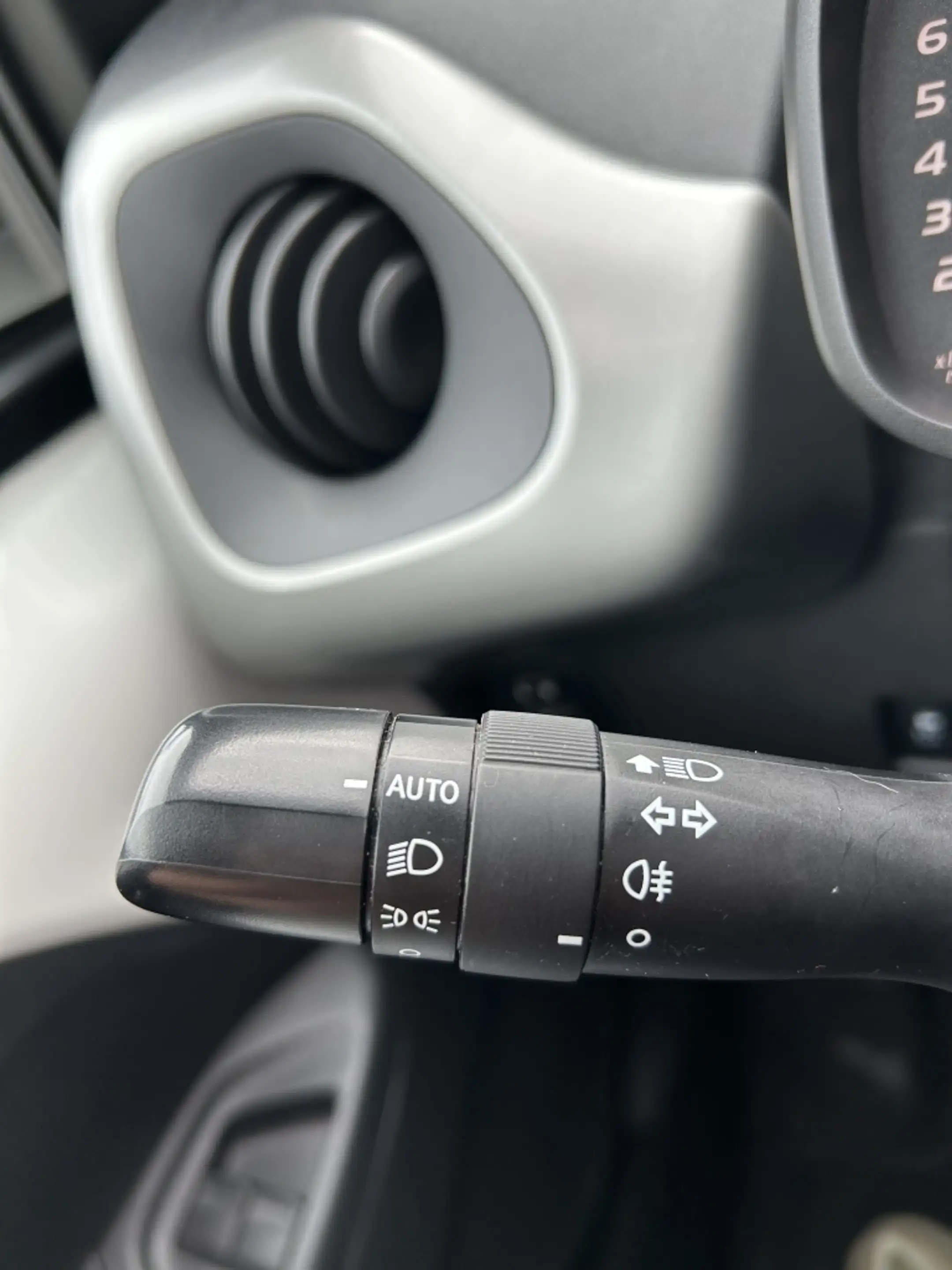 Citroen C1 1.0 VTi 68PK ETG 5D Airscape AIRSCAPE SHINE — photo 23