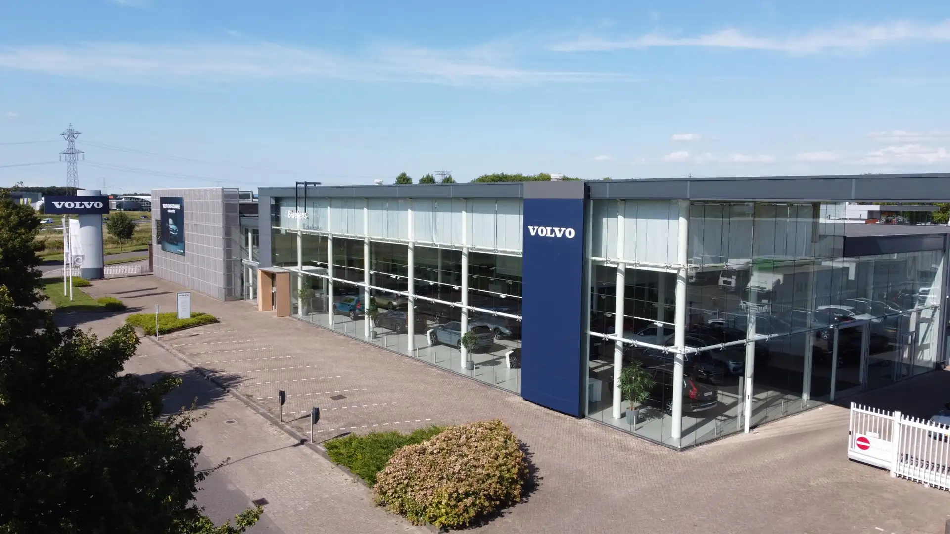 Volvo XC40 Recharge Ultimate 70 kWh - Panorama/schuifdak - In Groen - 2