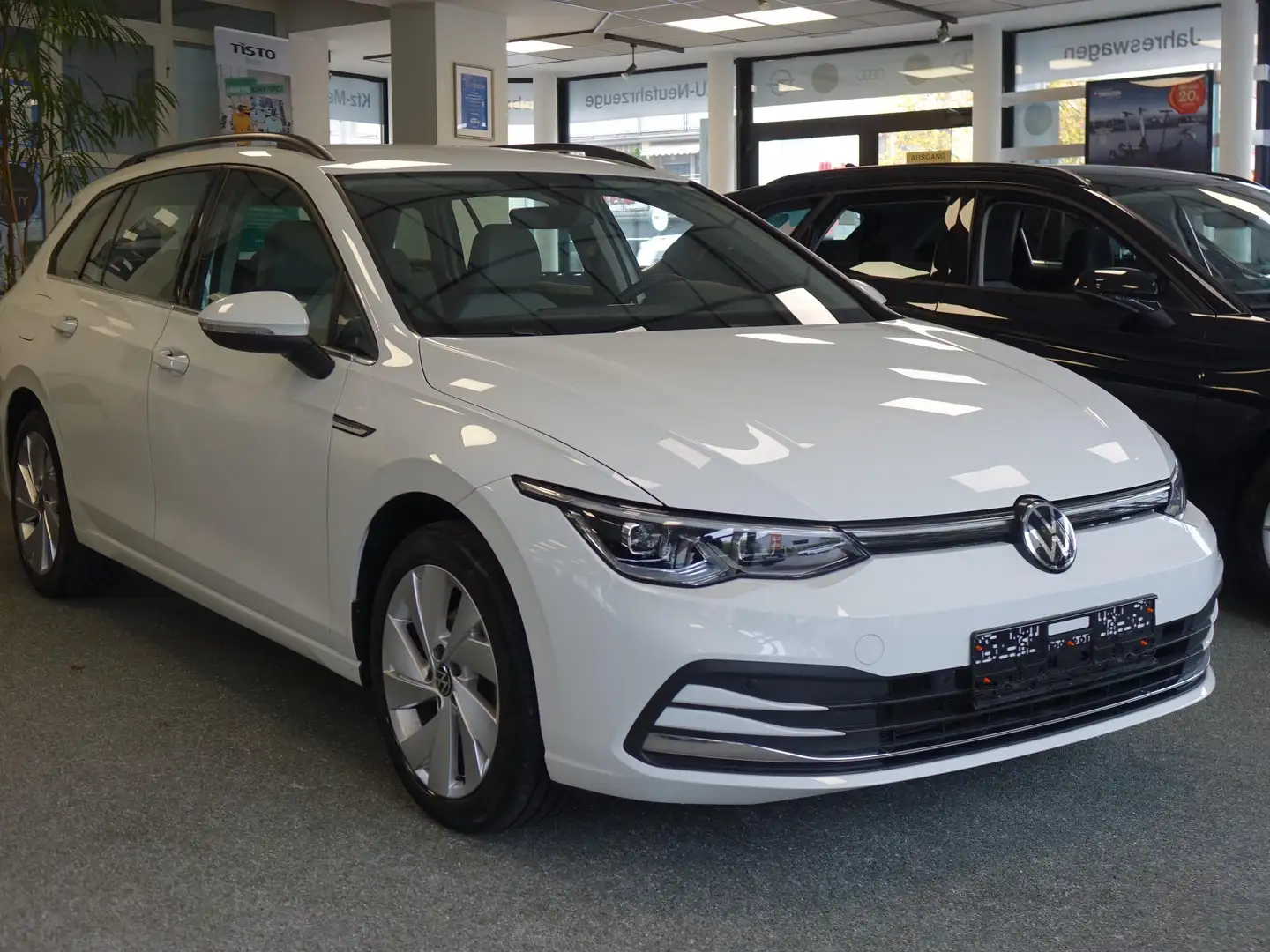 Volkswagen Golf Variant Style +Anhängerkupplung+Standheizung+SHZ hinten Blanc - 1