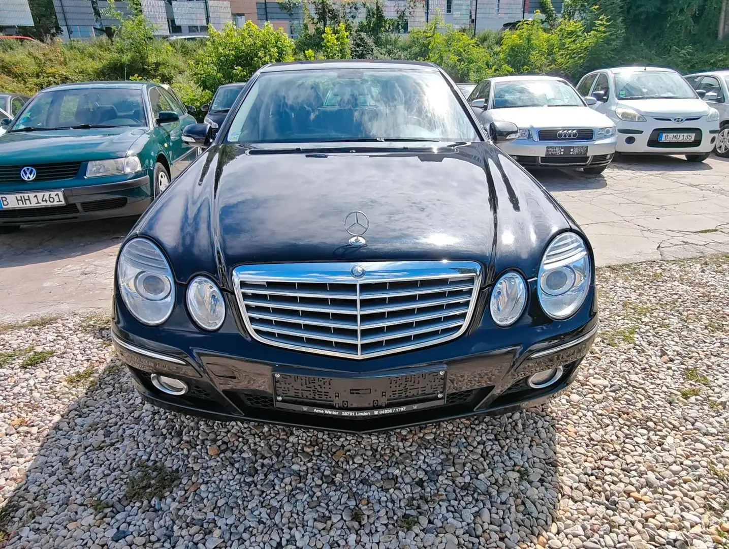 Mercedes-Benz E 200 Lim* E 200 CDI*AUTOMATIK*SITZHEIZUNG*AHK* Schwarz - 2