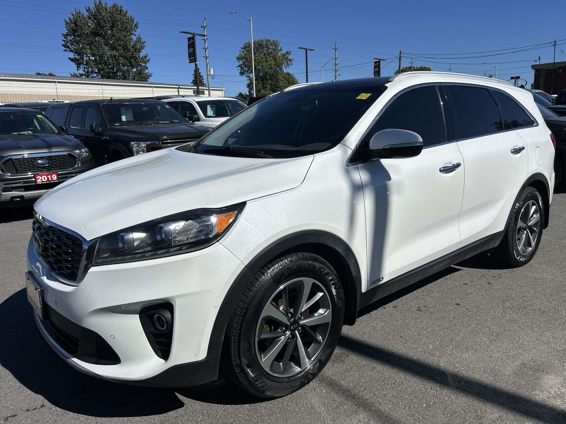 White 2019 Kia Sorento SUV / Crossover  Automatic