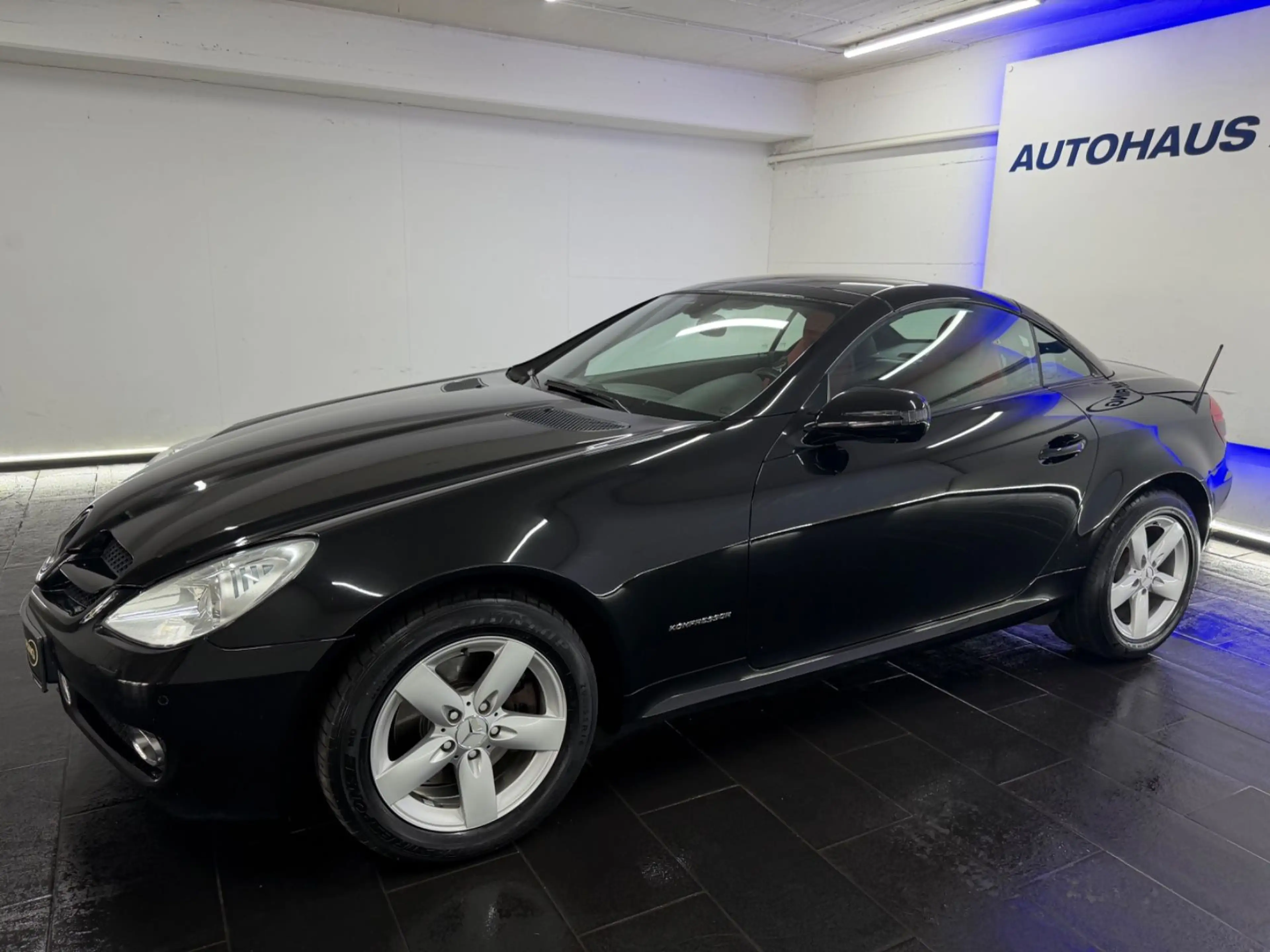 Mercedes-Benz SLK 200 Roadster Komp designo PDC AIRSCARF BIXEN — photo 4