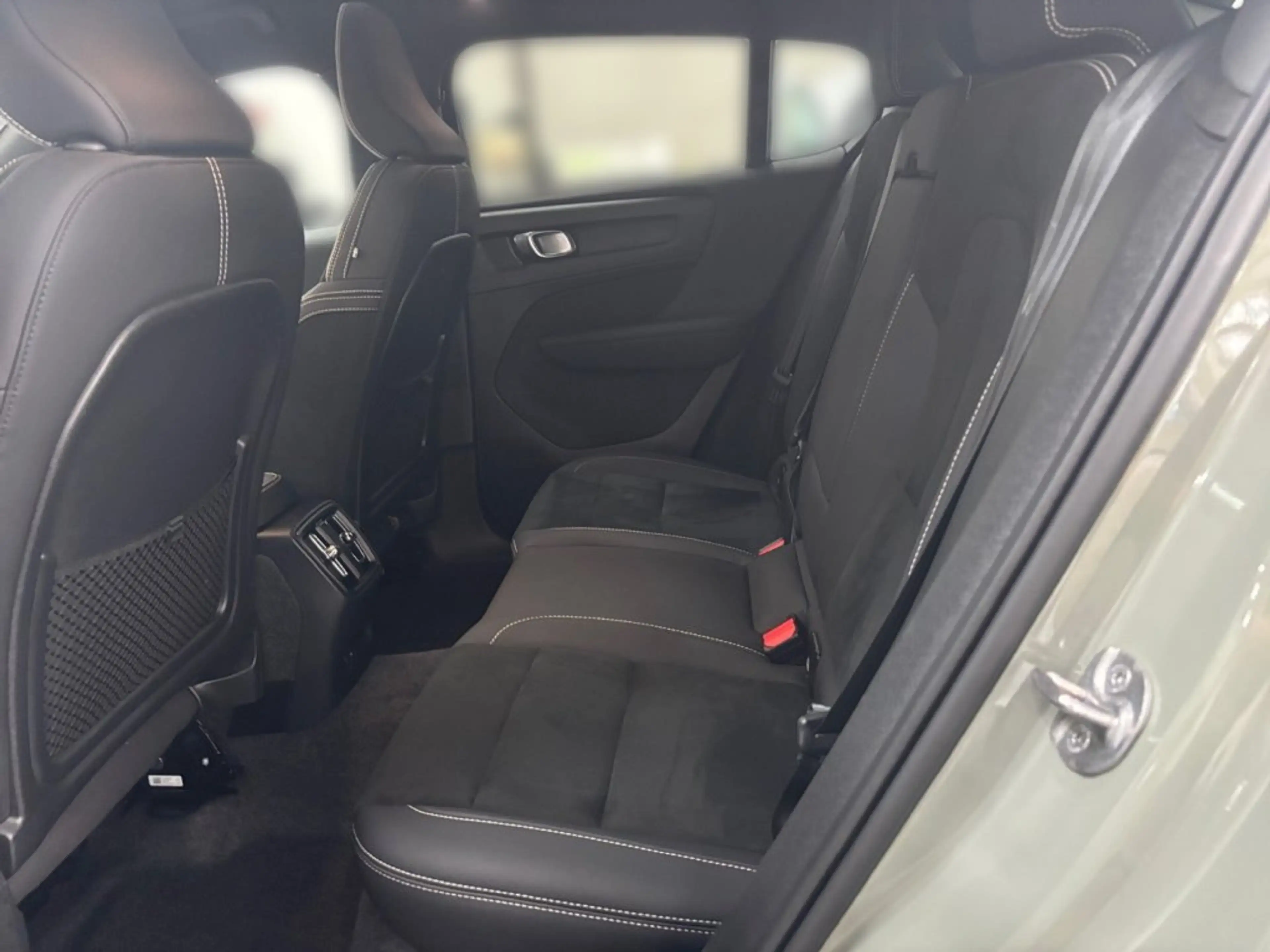 Volvo C40 AWD Recharge Twin 78kWh Ultimate — photo 6