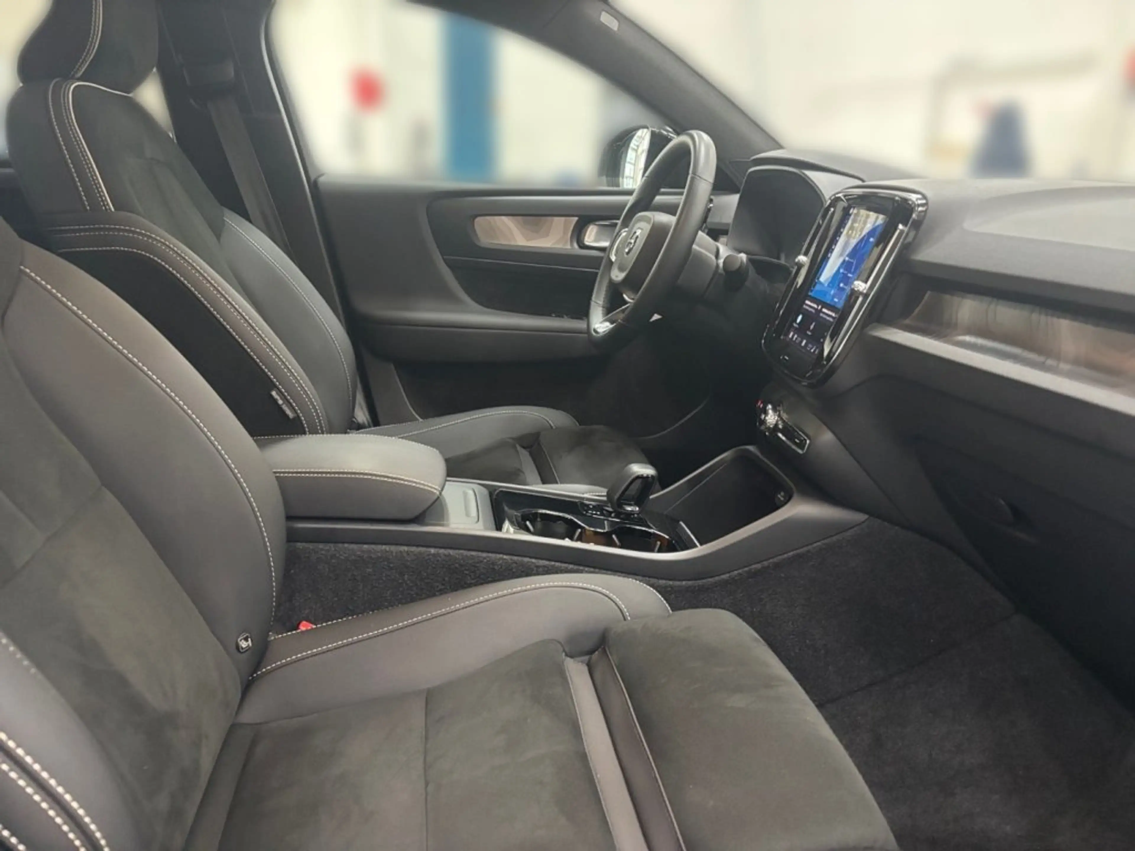 Volvo C40 AWD Recharge Twin 78kWh Ultimate — photo 4