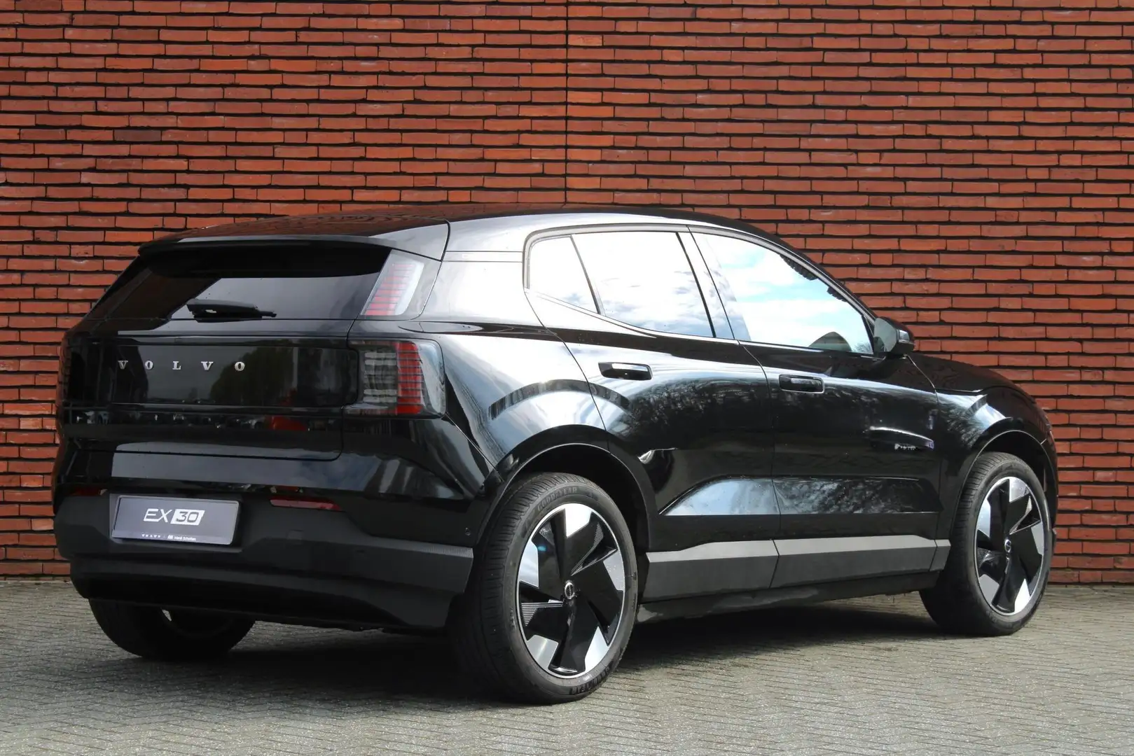 Volvo EX30 Twin Motor Performance Ultra | Verwarmbare Voorsto Noir - 2