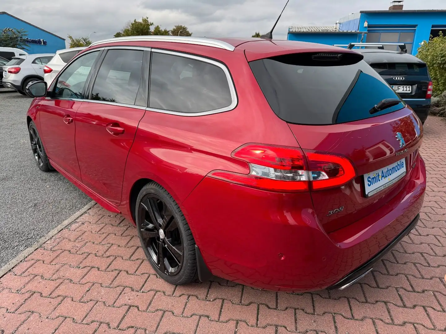 Peugeot 308 SW GT 1,6 Pure Tech Automatik Rot - 2