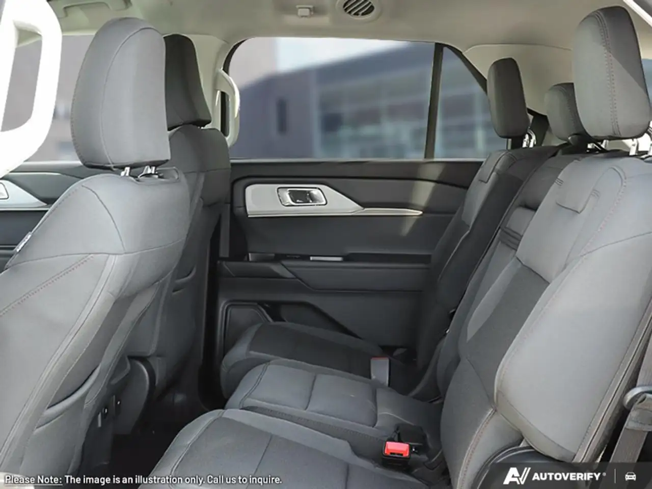 Ford Explorer снимка Ford Explorer