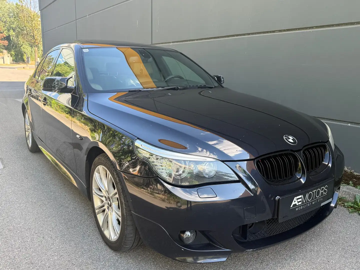 BMW 525 *M-PAKET*HUD*NAVI*XENON*SCHIEBEDACH*KREDIT* Schwarz - 2