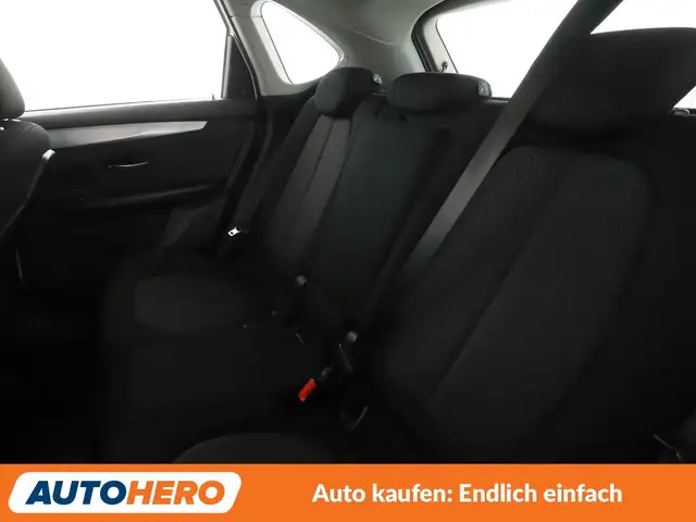BMW 2 Series view 14