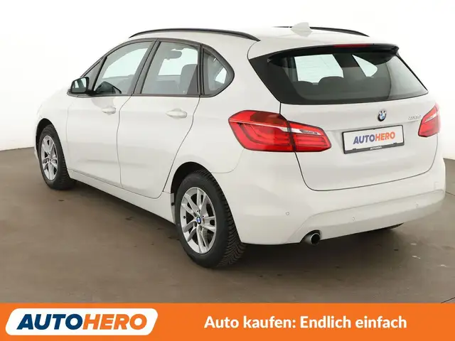 BMW 2 Series view 4