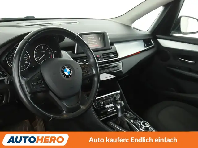BMW 2 Series view 11