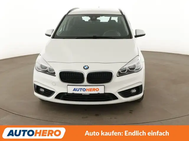 BMW 2 Series view 9