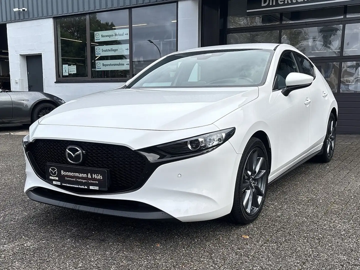 Mazda 3 SKYACTIV-G 2.0 M Hybrid Blanc - 1