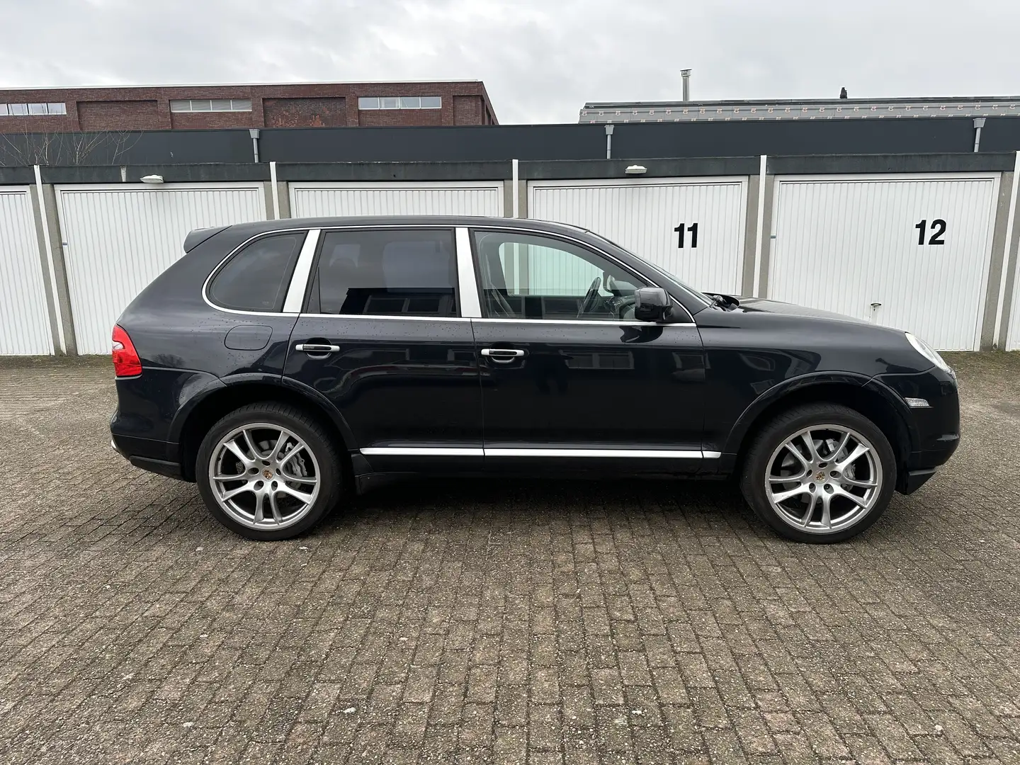 Porsche Cayenne 4.8s GTS pakket Zwart - 2