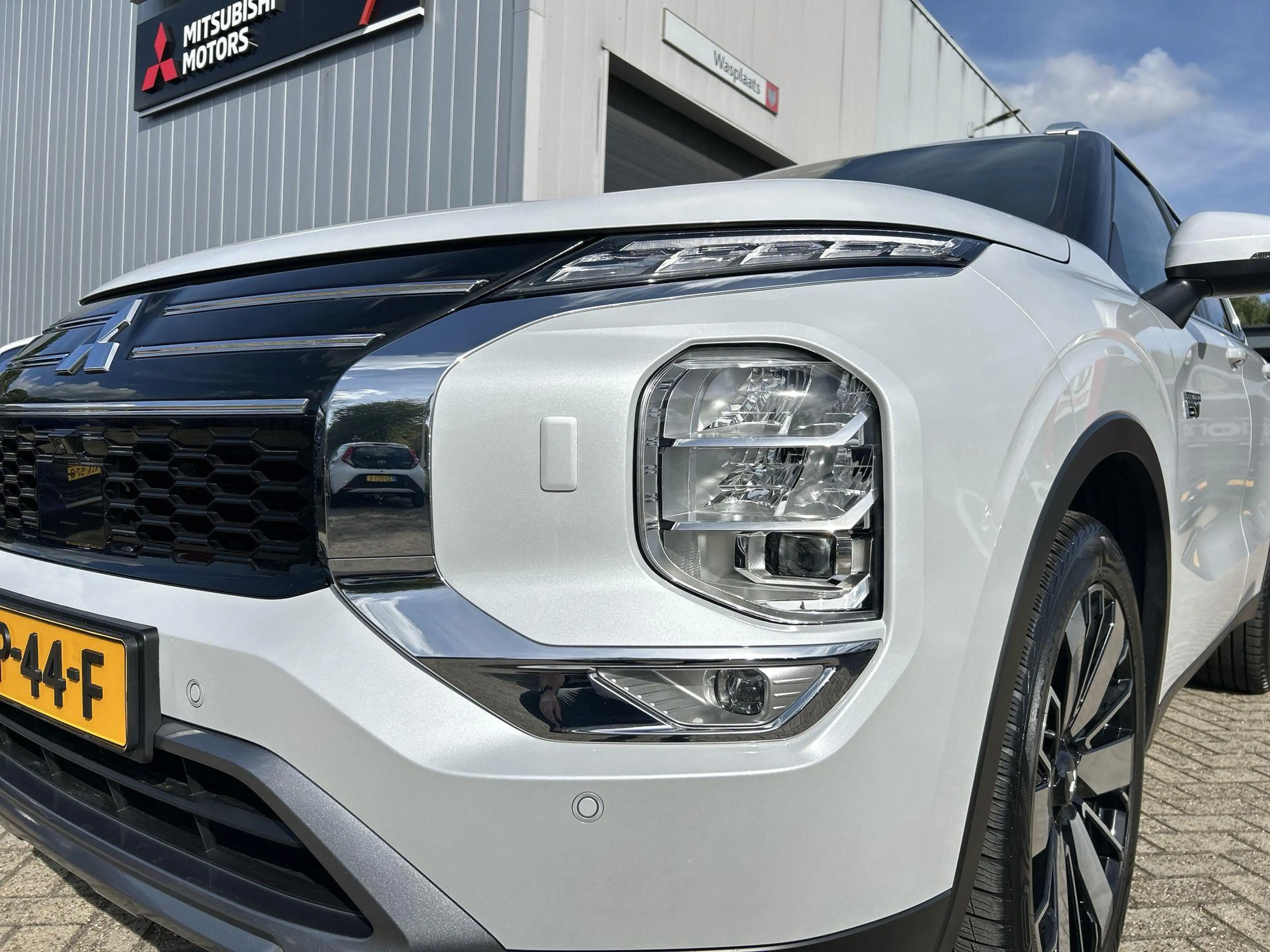 Mitsubishi Outlander 2.4 PHEV First Edition | Rijklaar | All Season Ban — photo 11