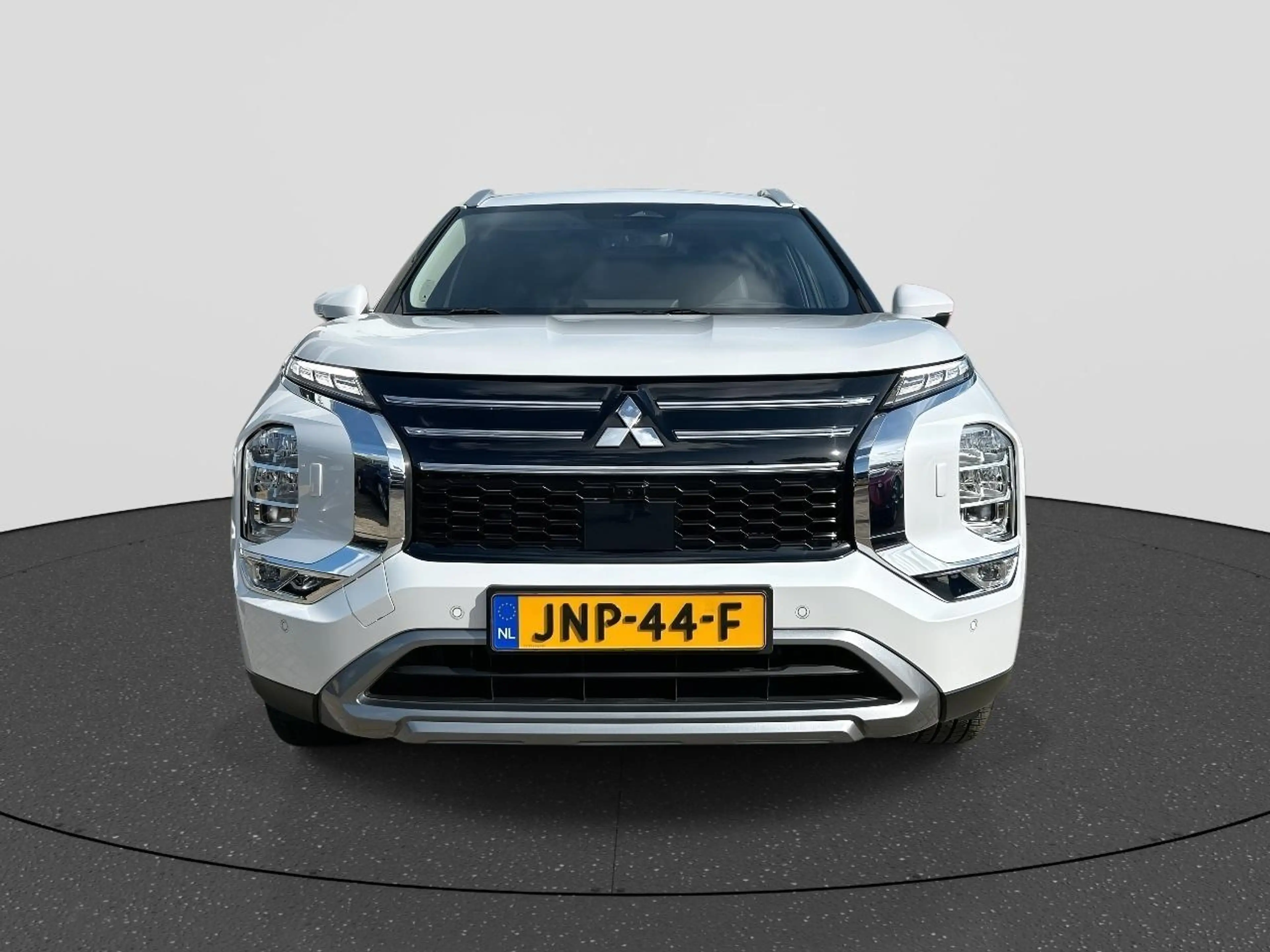 Mitsubishi Outlander 2.4 PHEV First Edition | Rijklaar | All Season Ban — photo 8