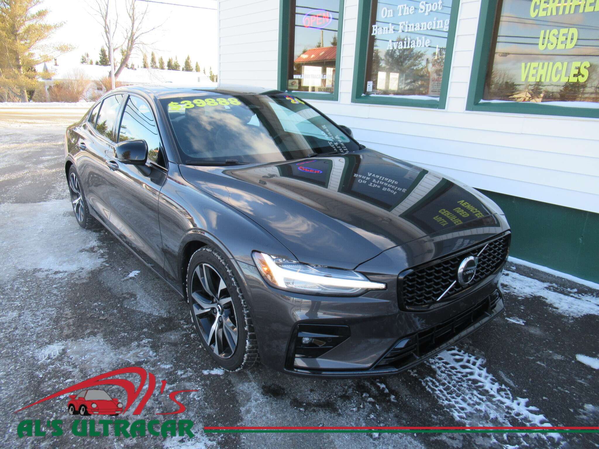 2024 Volvo S60 B5 AWD Plus Dark Theme