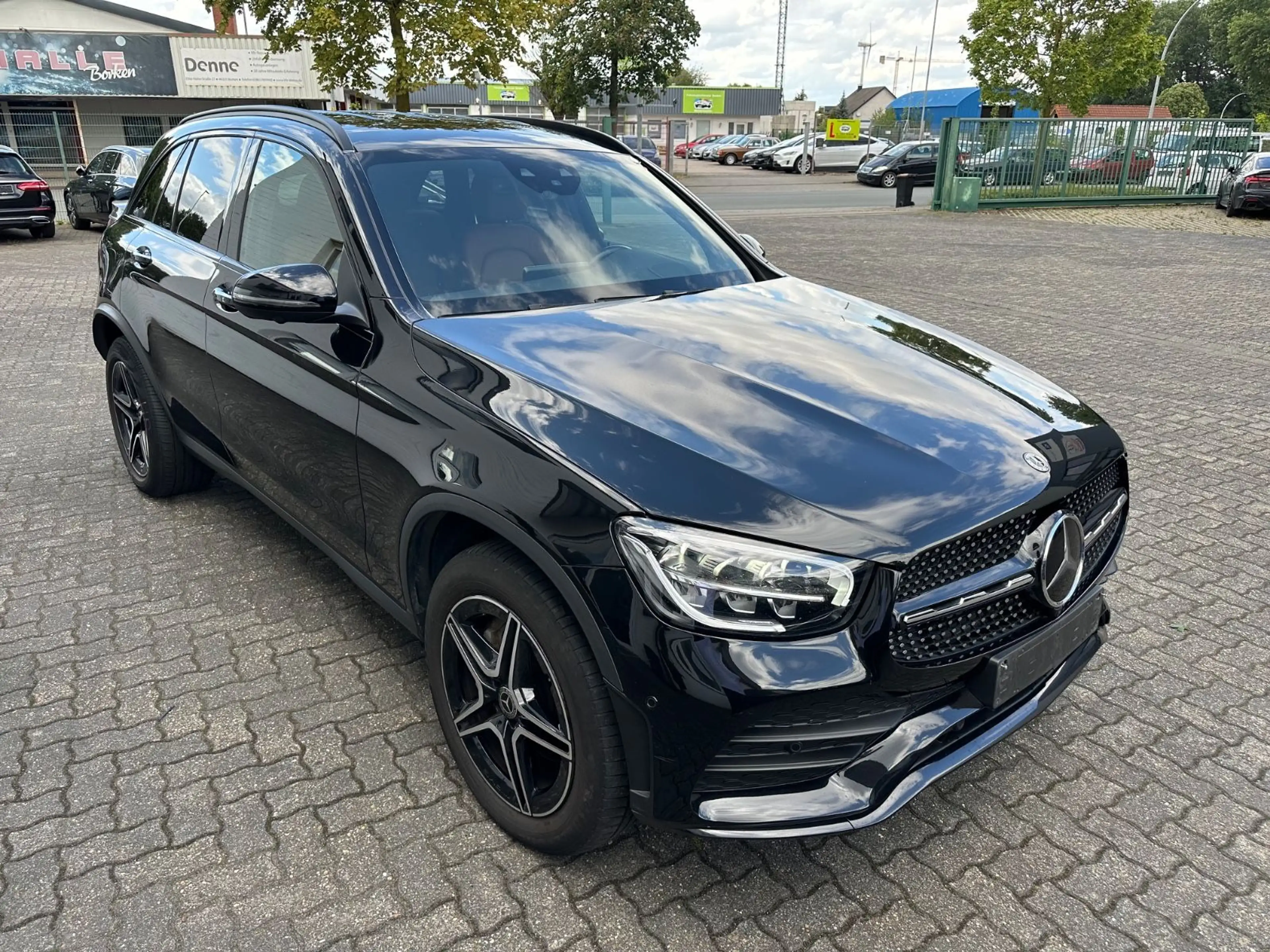 Mercedes-Benz GLC 300 e 4M AMG Line Distro KeylGo HeadUp 360° — photo 3