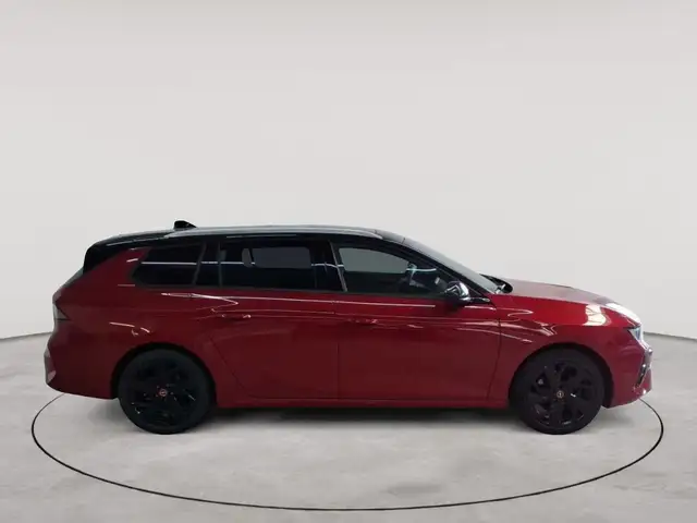 Opel Astra view 3