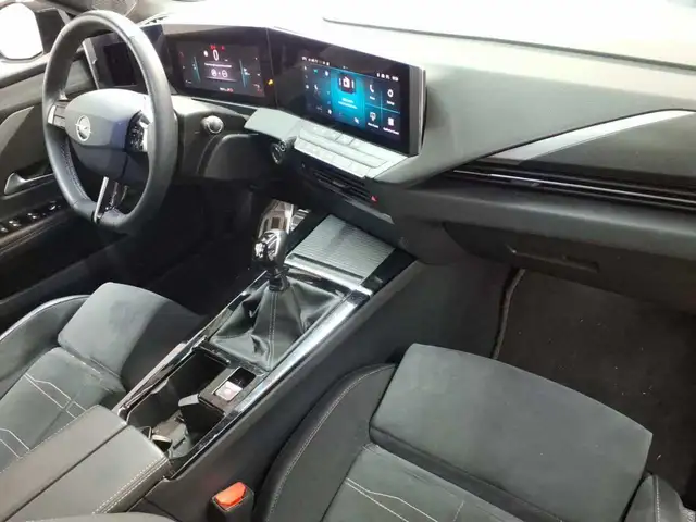 Opel Astra view 9