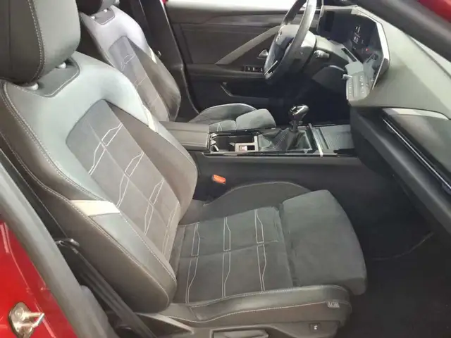Opel Astra view 8
