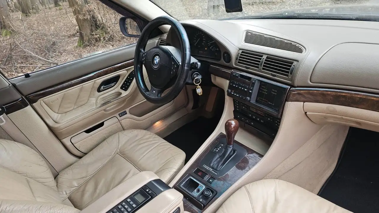 BMW 750i, foto 7