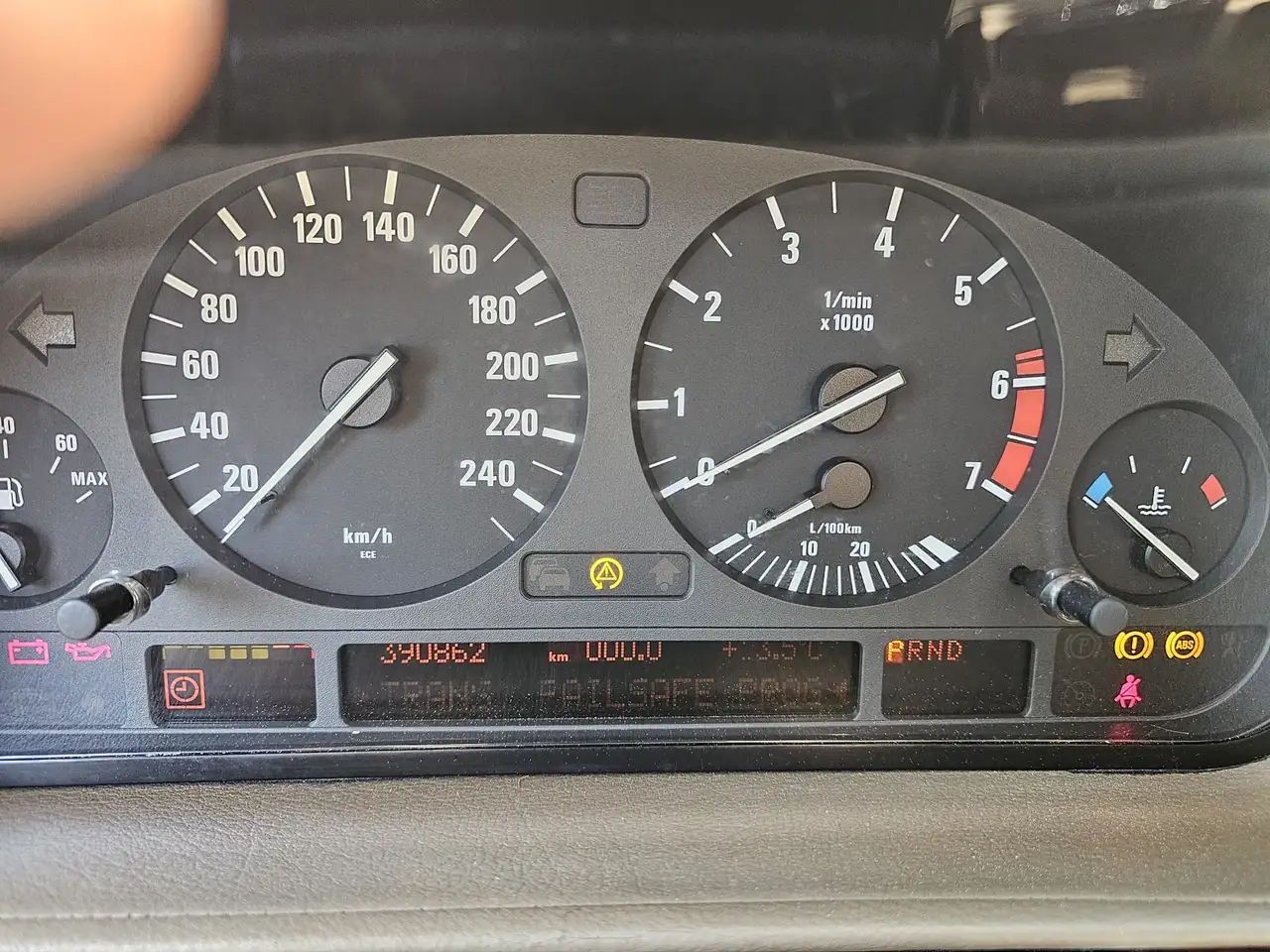 BMW 750i, foto 11