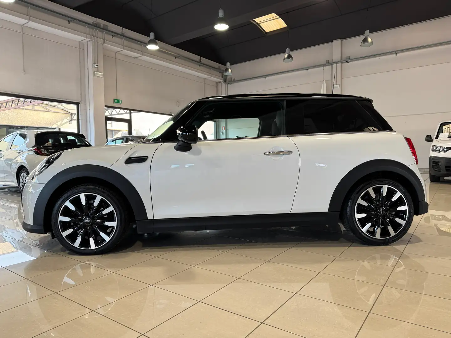 MINI Cooper 1.5 Cooper Classic auto 17'' CAMERA PREZZO REALE Weiß - 2