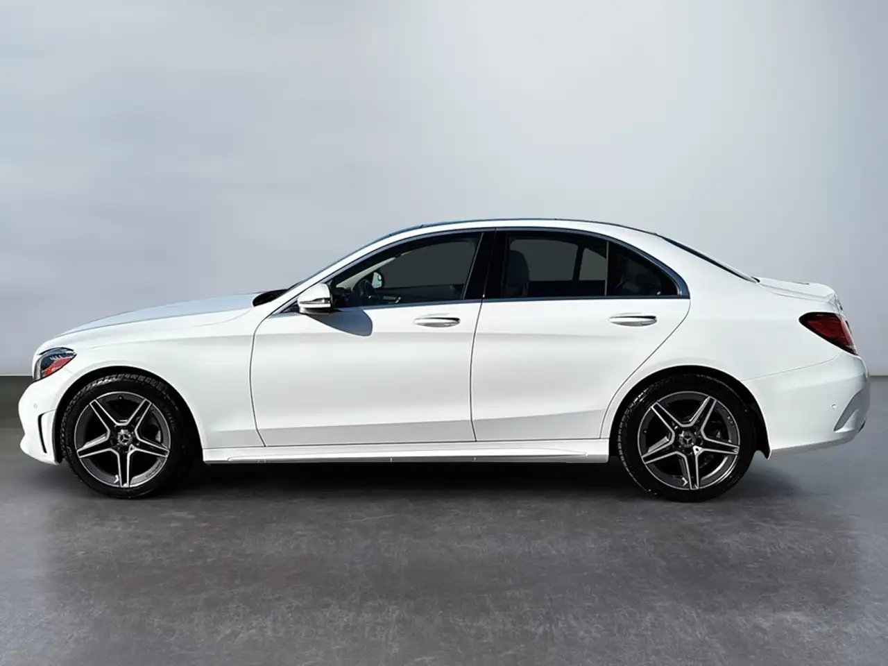 Mercedes-Benz C-Class снимка Mercedes-Benz C-Class